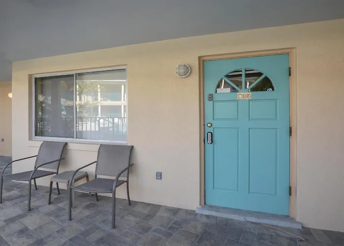 Aparthotel Five Palms Vacation Rentals- Daily - Weekly - Monthly Clearwater Beach