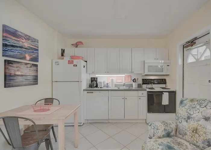 Five Palms Vacation Rentals- Daily - Weekly - Monthly 3*