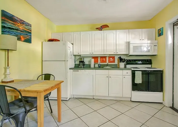 Aparthotel Five Palms Vacation Rentals- Daily - Weekly - Monthly