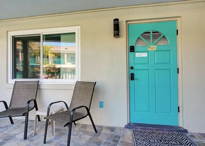 Aparthotel Five Palms Vacation Rentals- Daily - Weekly - Monthly