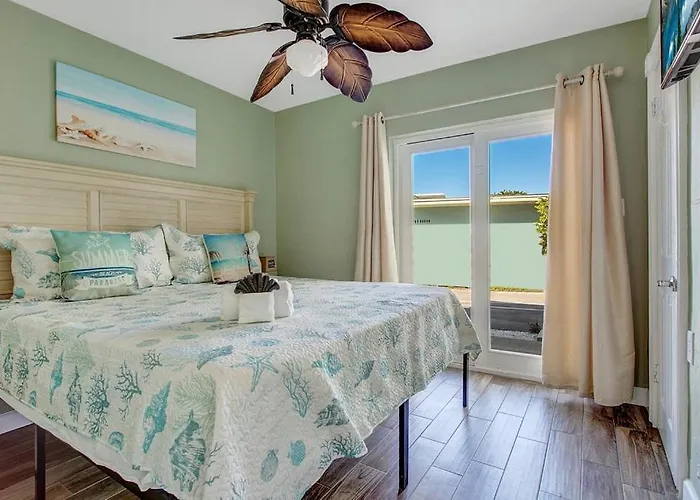 Five Palms Vacation Rentals- Daily - Weekly - Monthly Aparthotel