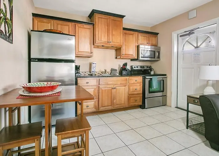 Five Palms Vacation Rentals- Daily - Weekly - Monthly Aparthotel Clearwater Beach