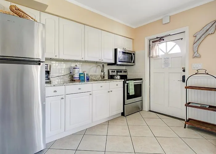 Aparthotel Five Palms Vacation Rentals- Daily - Weekly - Monthly Clearwater Beach