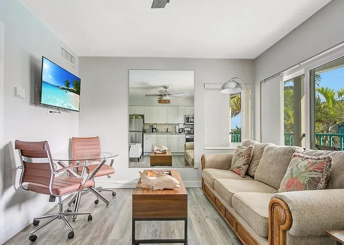 Five Palms Vacation Rentals- Daily - Weekly - Monthly Aparthotel