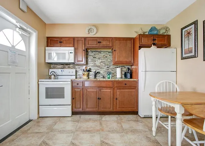 Five Palms Vacation Rentals- Daily - Weekly - Monthly